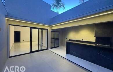 Imagem: A casa possui 3 Dormitórios, 2 Banheiros, 2 Vagas na garagem