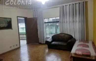 Imagem: A casa possui 3 Dormitórios, 1 Banheiro, 5 Vagas na garagem