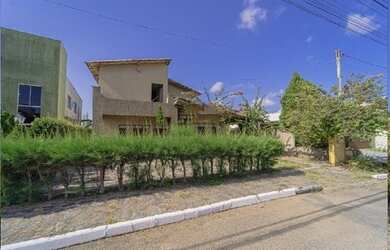 Imagem: A casa em condomínio possui 4 Dormitórios, 5 Banheiros, 4