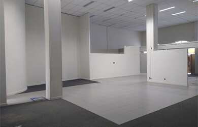 Imagem 2: Galpão/Depósito/Armazém para aluguel e venda tem 365 metros quadrados...