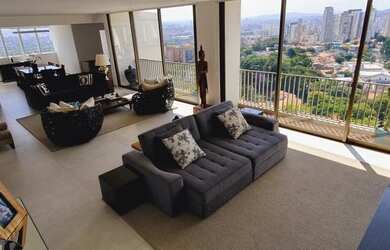 Imagem: O apartamento possui 3 Dormitórios, 5 Banheiros, 4 Vagas na