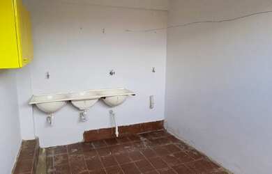 Imagem: A casa possui 2 Dormitórios, 1 Banheiro, 1 Vaga na garagem