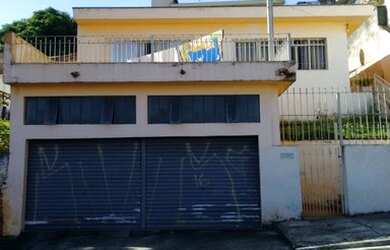 Imagem: A casa possui 2 Dormitórios, 1 Banheiro, 2 Vagas na garagem