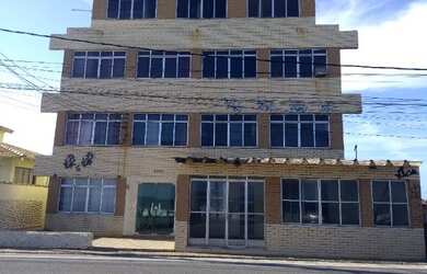 Imagem: A casa possui 2 Dormitórios, 1 Banheiro e está localizado