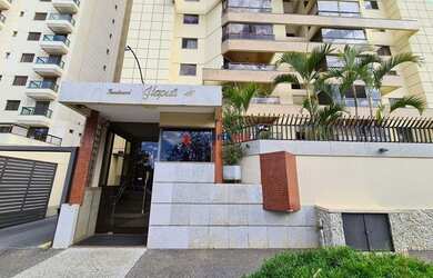 Imagem: O apartamento possui 4 Dormitórios, 3 Banheiros, 2 Vagas na