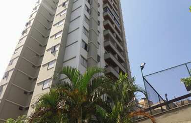 Imagem: O apartamento possui 3 Dormitórios, 1 Banheiro, 1 Vaga na garagem