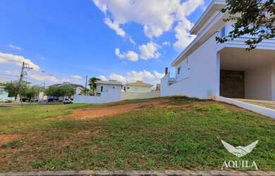 Imagem: O terreno à venda possui e está localizado em Parque Residencial