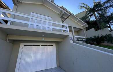 Imagem: A casa em condomínio possui 3 Dormitórios, 2 Banheiros, 2