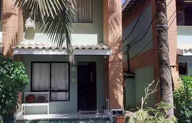 Imagem: A casa possui 3 Dormitórios, 2 Vagas na garagem, Piscina e