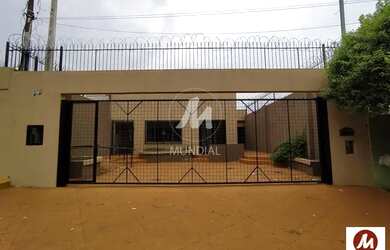 Imagem: O depósito possui 3 Vagas na garagem e 111m² de Área e está