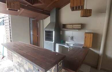 Imagem: A casa em condomínio possui 3 Dormitórios, 2 Banheiros, 2