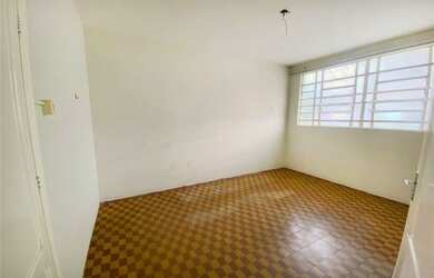 Imagem: A casa possui 3 Dormitórios, 1 Vaga na garagem e está localizado