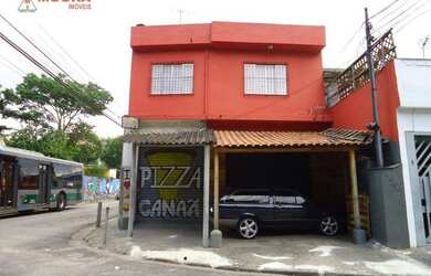 Imagem: A casa possui 4 Dormitórios, 2 Banheiros, 130m² de Área e