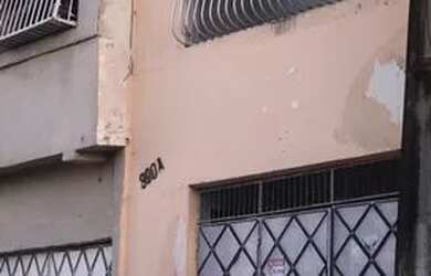 Imagem: A casa possui 3 Dormitórios, 2 Banheiros, 1 Vaga na garagem