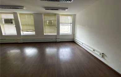 Imagem: O depósito possui 98m² de Área e está localizado em Centro