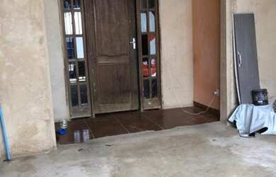 Imagem: A casa possui 3 Dormitórios, 2 Banheiros, 1 Vaga na garagem