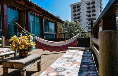 Imagem: A casa possui 5 Dormitórios, 5 Vagas na garagem e está localizado