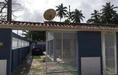 Imagem: A casa possui 4 Dormitórios, 3 Banheiros, 5 Vagas na garagem