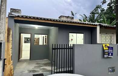 Imagem: A casa possui 2 Dormitórios, 1 Banheiro, 1 Vaga na garagem