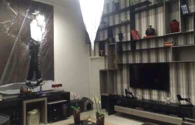 Imagem: A casa possui 3 Dormitórios, 3 Banheiros, 3 Vagas na garagem