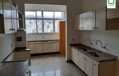 Imagem: O apartamento possui 4 Dormitórios, 5 Banheiros, 4 Vagas na