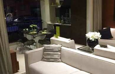 Imagem: A casa possui 2 Dormitórios, 2 Banheiros e 2 Vagas na garagem