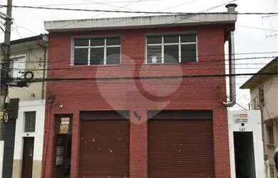 Imagem: O depósito possui 490m² de Área e está localizado em Água