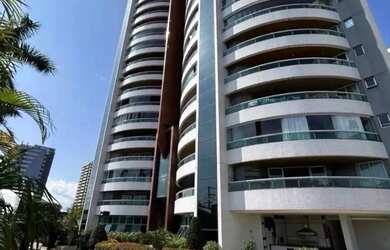 Imagem: A casa possui 4 Dormitórios, 5 Banheiros, 3 Vagas na garagem