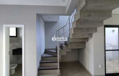 Imagem 11: Casa com 3 suítes disponível para locação no bairro Bosque dos Buritis...