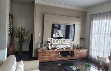 Imagem: A casa possui 4 Dormitórios, 5 Banheiros, 3 Vagas na garagem