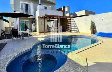 Imagem: A casa possui 3 Dormitórios, 1 Banheiro, 4 Vagas na garagem