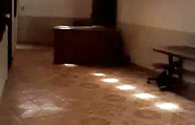 Imagem: A casa possui 1 Dormitório, 1 Banheiro, 1 Vaga na garagem