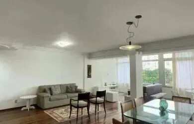 Imagem: O apartamento possui 4 Dormitórios, 4 Banheiros, 2 Vagas na