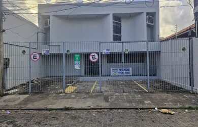 Imagem: A casa possui 5 Dormitórios, 4 Banheiros, 5 Vagas na garagem