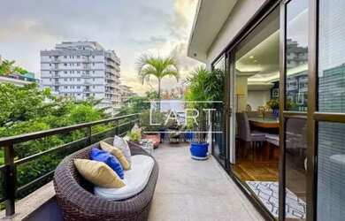 Imagem: O apartamento na cobertura possui 4 Dormitórios, 5 Banheiros