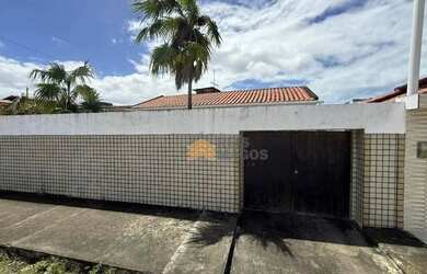 Imagem: A casa possui 3 Dormitórios, 3 Banheiros, 2 Vagas na garagem