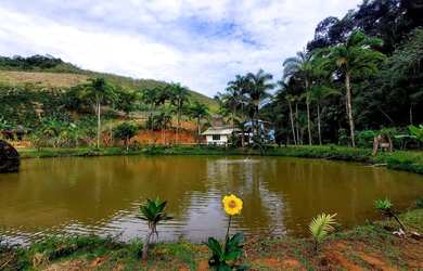 Imagem 12: Recanto lagoa da Mata. Acomodam 6 pessoas, 5 Vagas na garageme3 Dormitórios