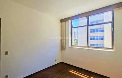 Imagem 2: Apartamento com 02 quartos(01 suíte) no bairro de Lourdes