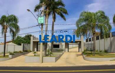 Imagem: O terreno possui 1.008m² de Área e está localizado em Monte