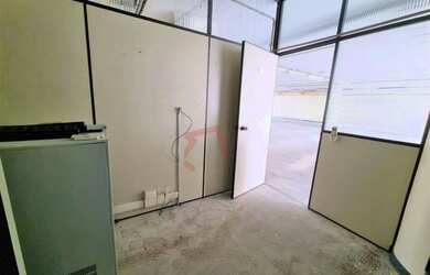 Imagem: O depósito possui 553m² de Área e está localizado em Centro