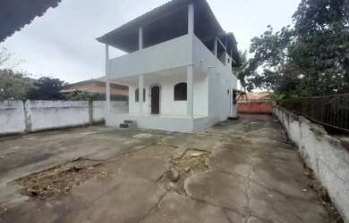 Imagem: A casa possui 2 Dormitórios, 1 Banheiro, 4 Vagas na garagem