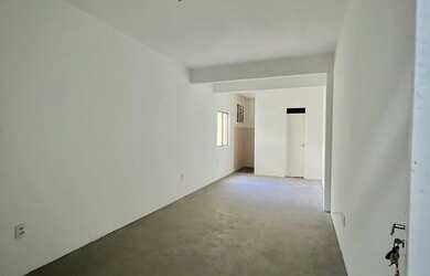 Imagem: VENDO SALA NA AVENIDA AGUANAMBI