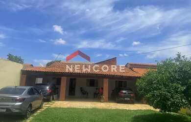 Imagem: A casa em condomínio possui 2 Dormitórios, 2 Banheiros, 5