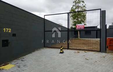 Imagem: O depósito possui 2 Vagas na garagem, 17m² de Área e está