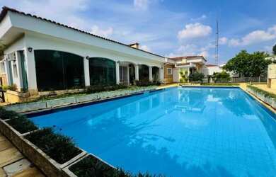 Imagem: A casa à venda possui 5 Dormitórios, 4 Banheiros, 4 Vagas