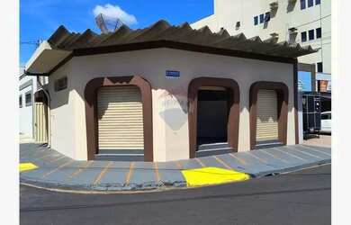 Imagem: O depósito possui 1 Vaga na garagem, 79m² de Área e está