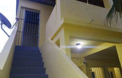 Imagem: A casa possui 4 Dormitórios, 2 Banheiros, 4 Vagas na garagem