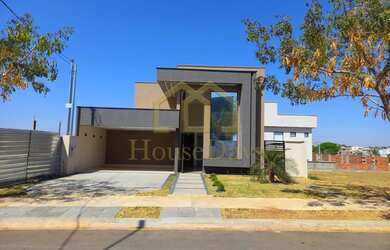 Imagem: A casa em condomínio possui 3 Dormitórios, 3 Banheiros, 2