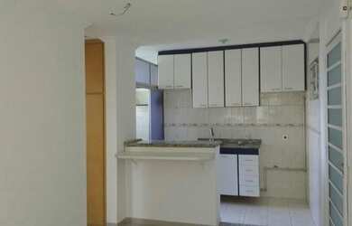 Imagem: O apartamento possui 2 Dormitórios, 1 Banheiro, 1 Vaga na garagem