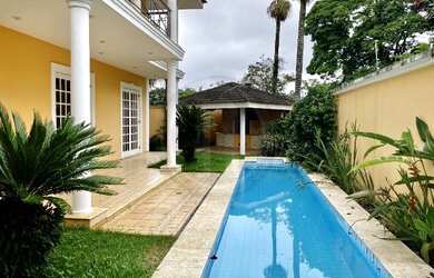 Imagem: A casa em condomínio possui 4 Dormitórios, 4 Banheiros, 4